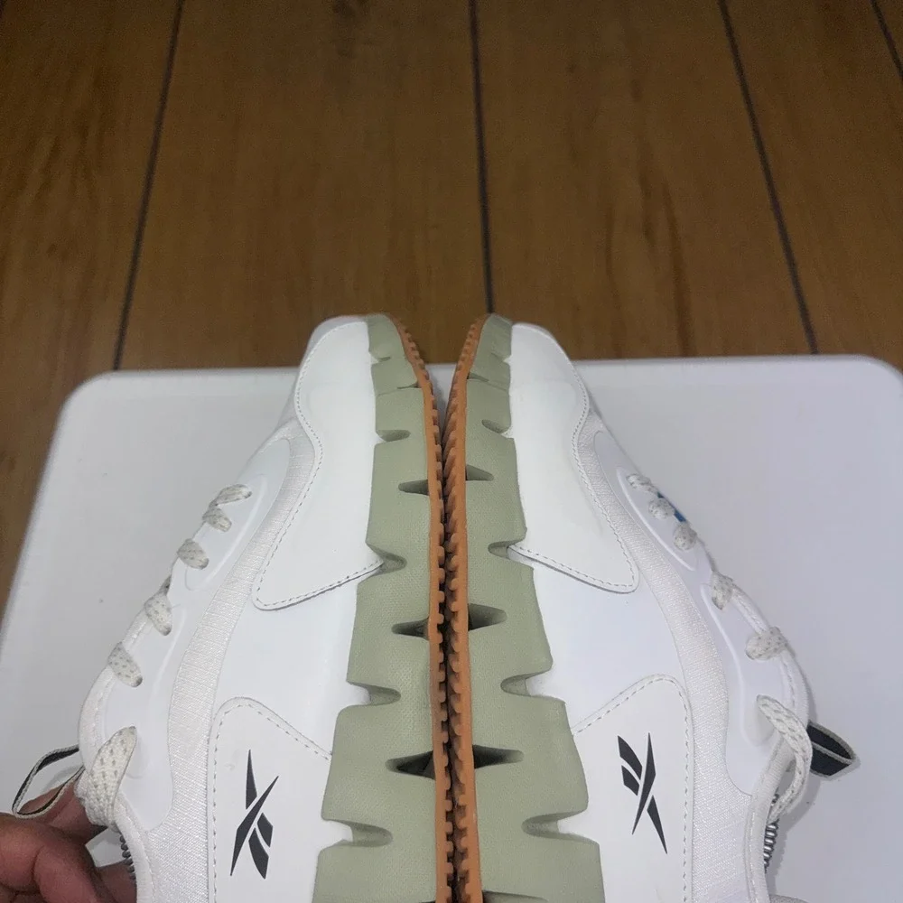 Reebok Zig Dynamica‎ 4 Adventure Womens White Sage Green Sneakers 8 100034130